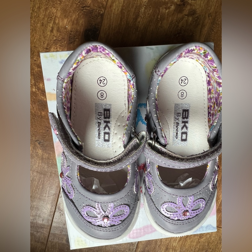 BKO by Beeko Dotty Grey flower MARYJANE ADJUSTABLE STRAP toddler shoes size 24/8 - Picture 4 of 5